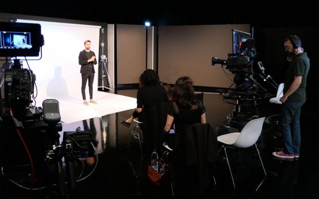 Eventi accessibili: regia, luci e posizionamento interpreti LIS 